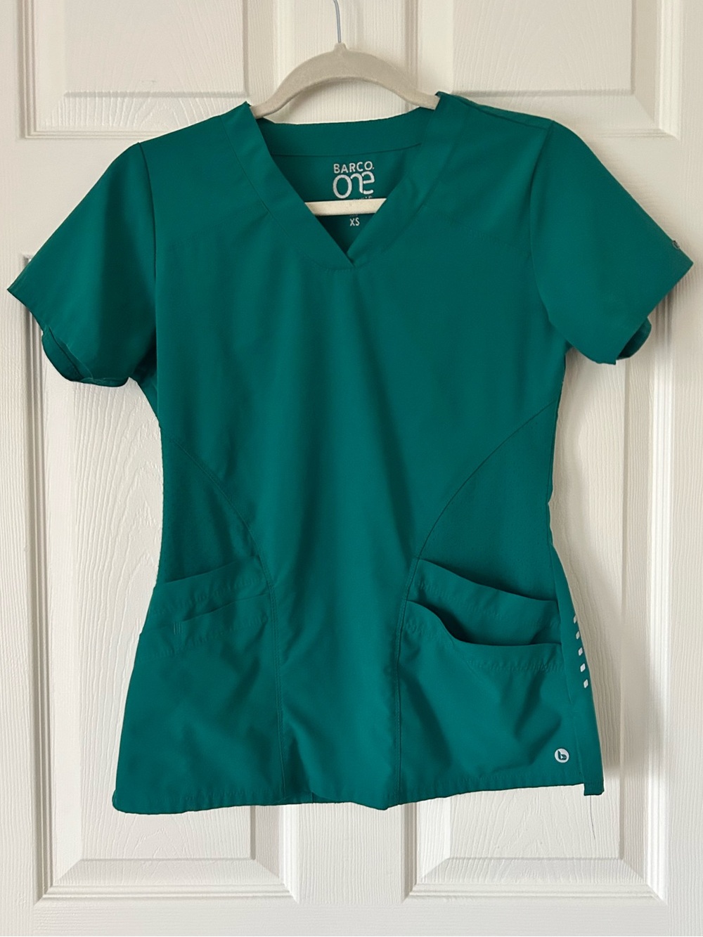 Barco One Women’s Pulse Scrub Top Sporty Stretchy Pockets Hunter Green Size XS